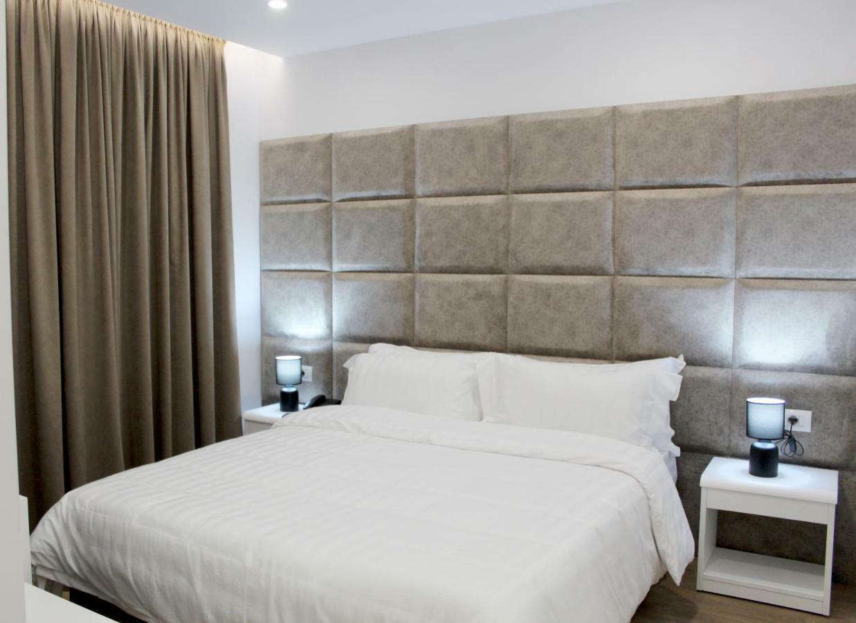 Ramel Hotel ティラナ エクステリア 写真